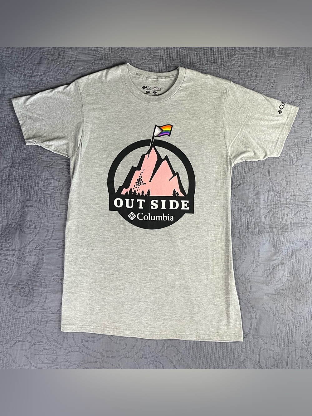 Columbia T-shirt Mens Medium Gray Crew Neck Short Sleeve Outside Pride LGBTQ+